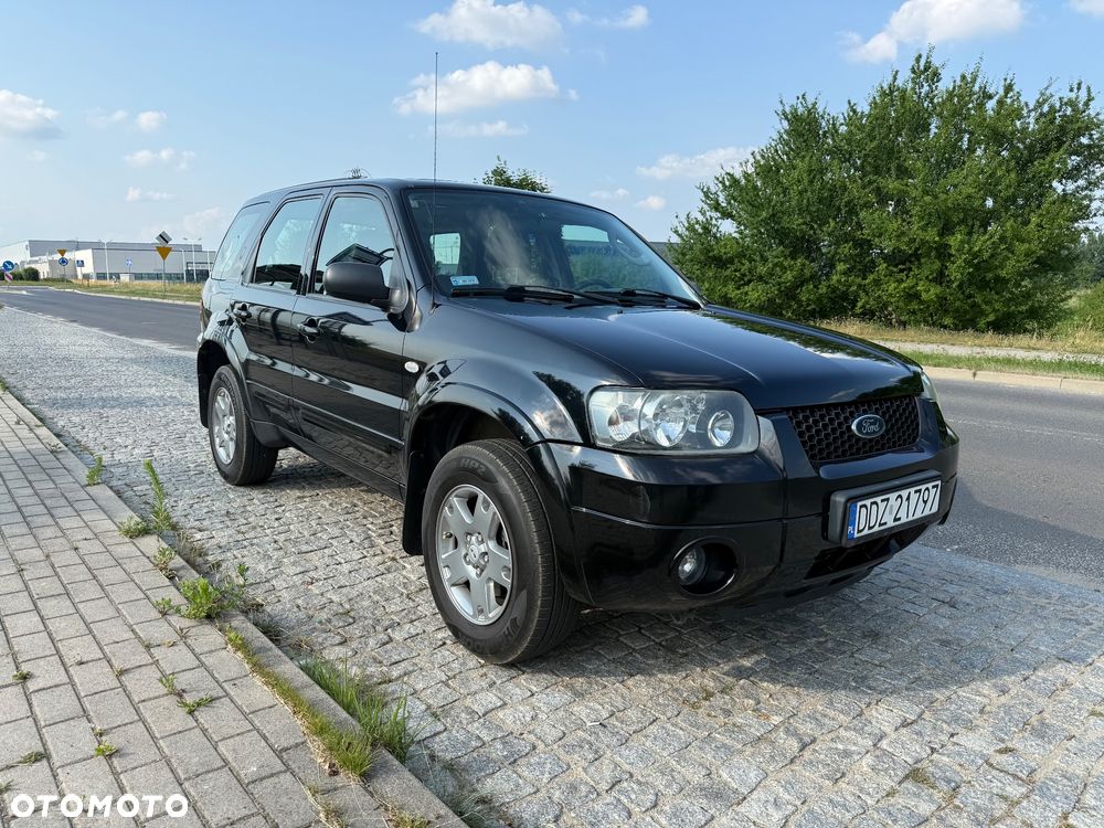 Ford Maverick 3.0 V6 Limited - 1