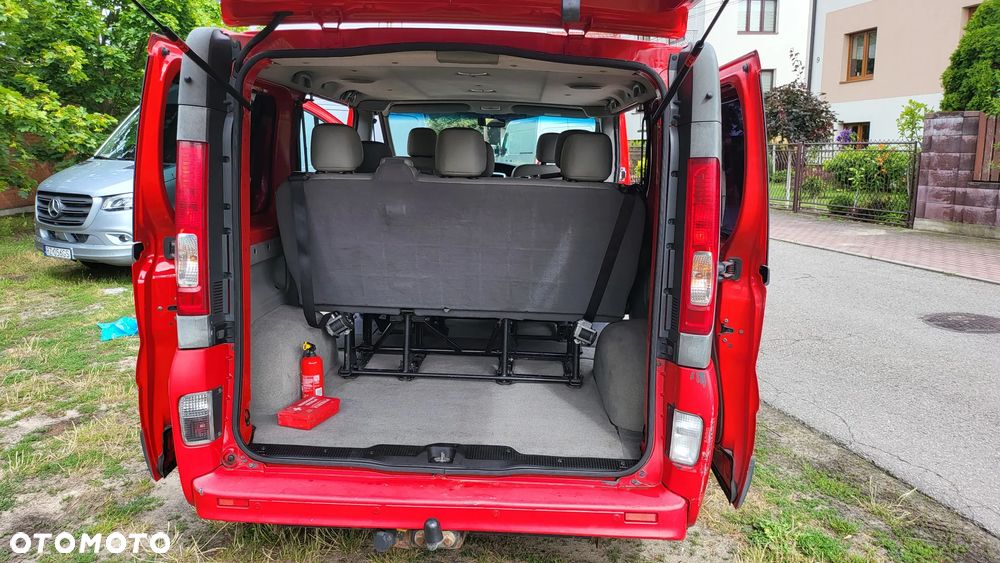 Renault Trafic 2.0 16V Combi L1H1 - 13