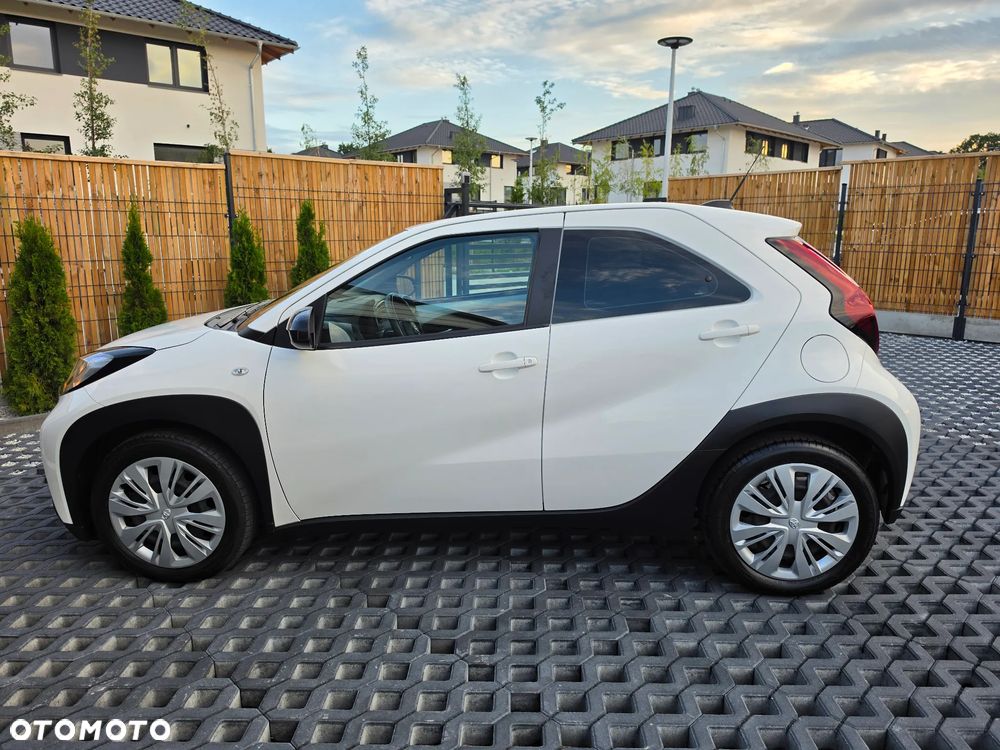 Toyota Aygo X Black&White - 7