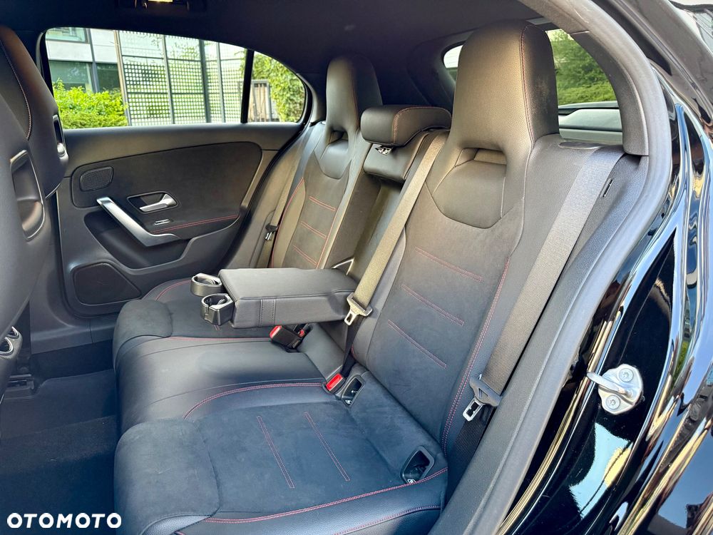 Mercedes-Benz Klasa A 220 4-Matic AMG Line 7G-DCT - 15