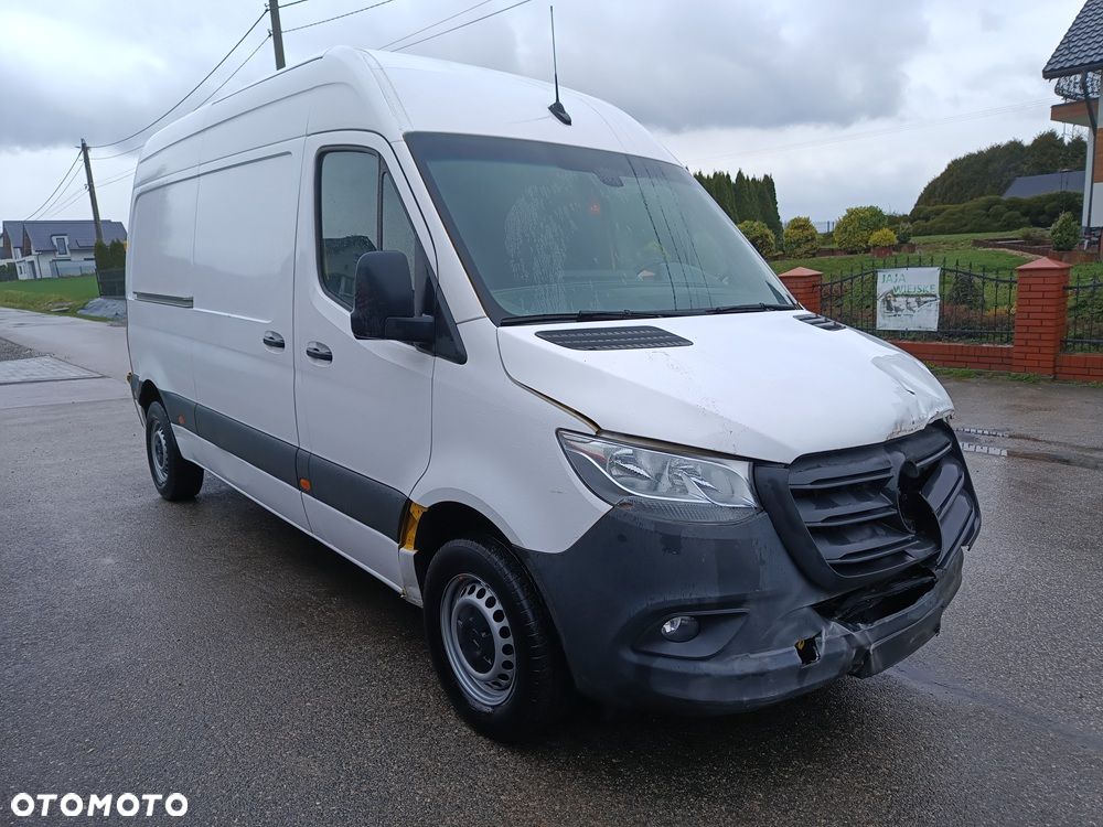 Mercedes-Benz Sprinter - 1