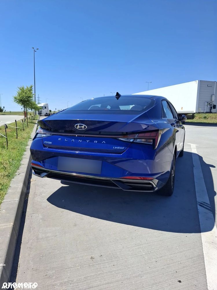 Hyundai Elantra 1.6 Premium - 4