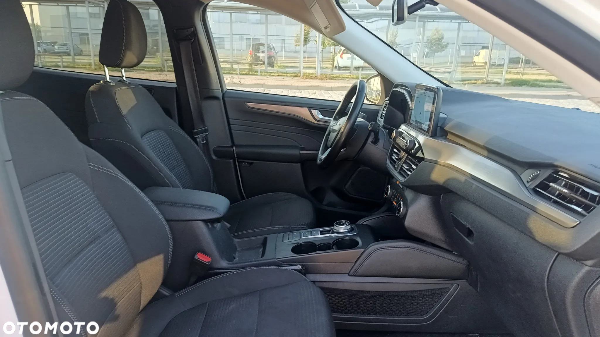 Ford Kuga 2.5 Duratec FHEV ST-LINE - 17