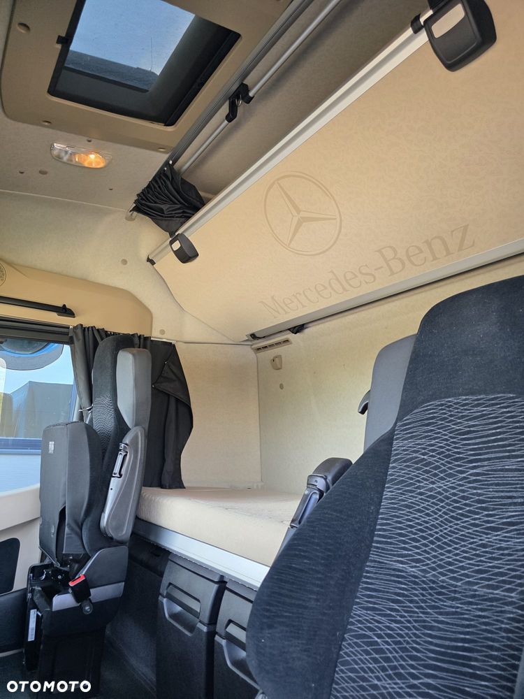 Mercedes-Benz ACTROS - 17