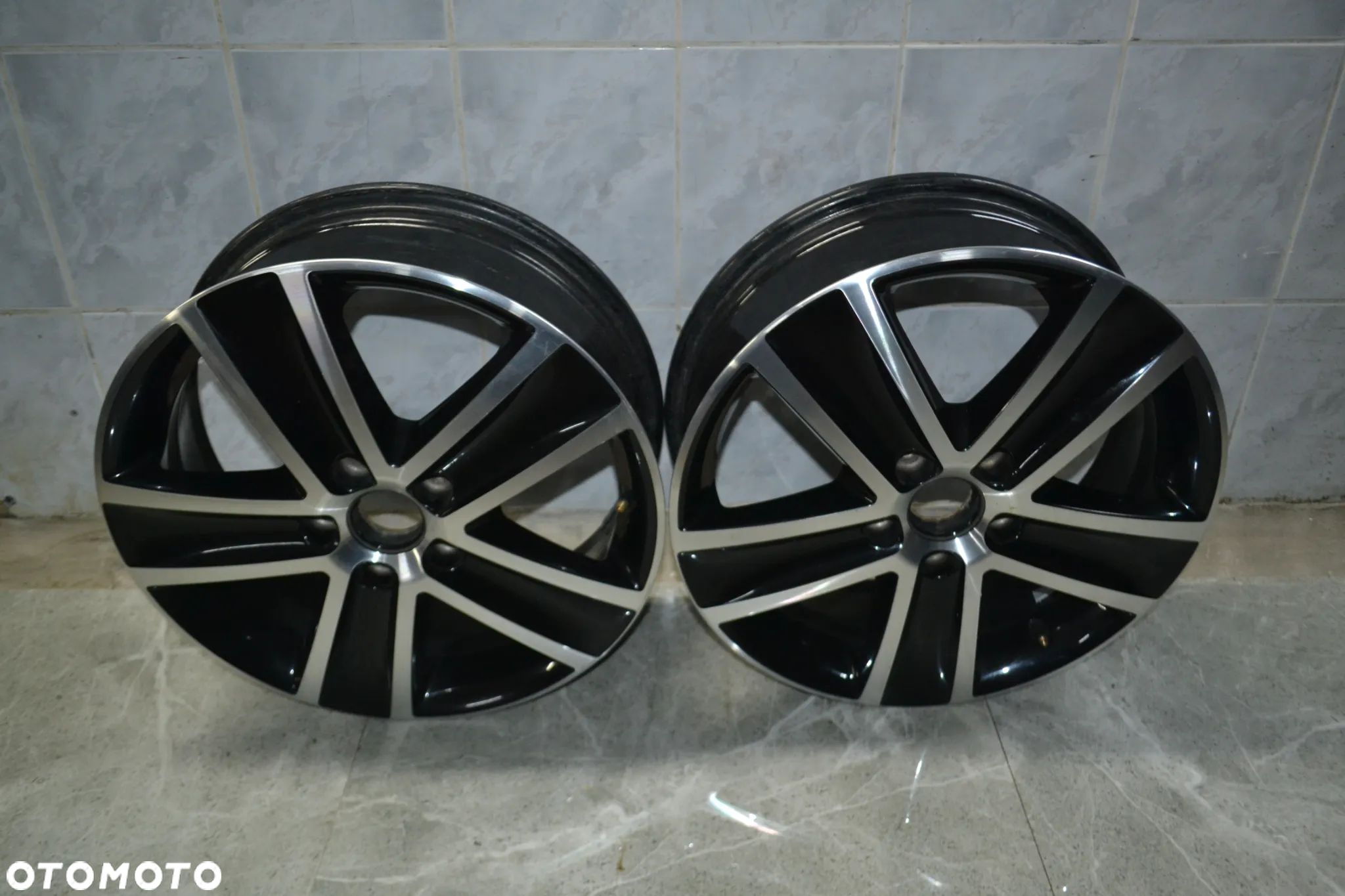 VW CADDY ORYGINALNA FELGA ALUMINIOWA 6Jx17 5x112 ET 50 2K5601025D POMORSKIE - 1