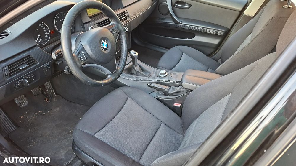 BMW Seria 3 320i - 5