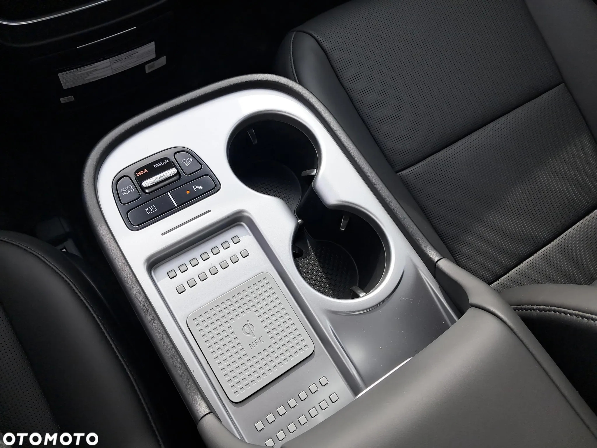 Hyundai IONIQ 9 110kWh Calligraphy AWD - 14