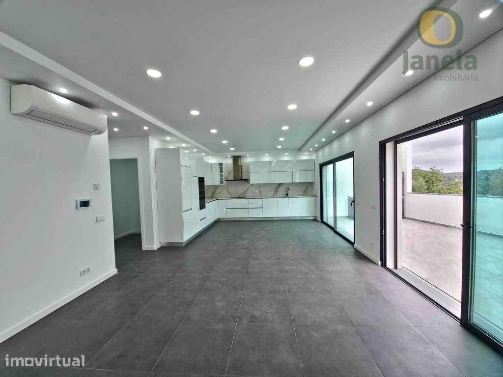 Moradia Nova com bons terraços, estacionamento e vistas maravilhosas - Grande imagem: 3/10