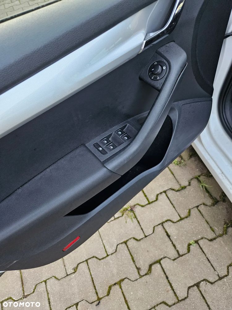 Skoda Octavia 1.6 TDI Elegance DSG - 10