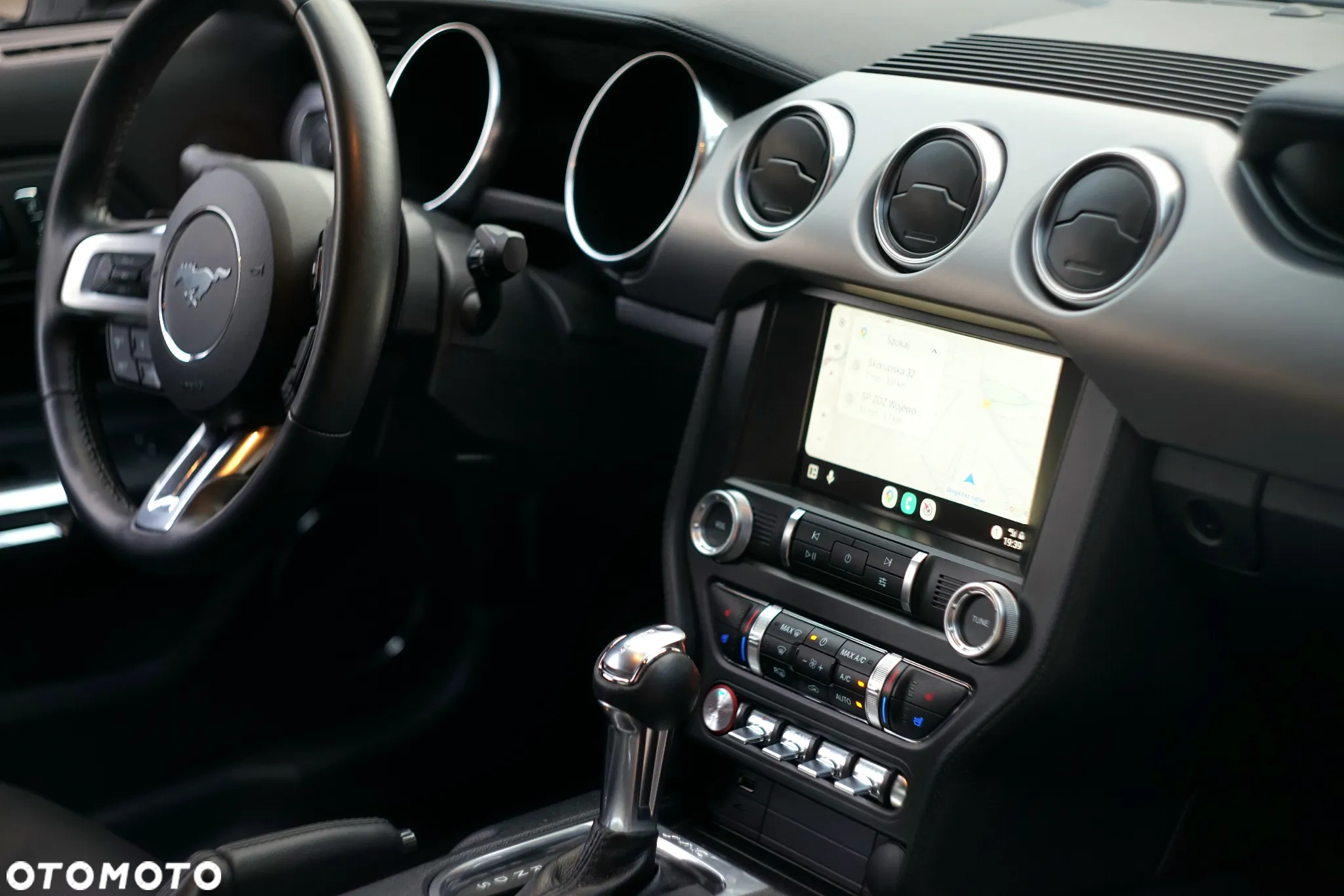 Ford Mustang - 31