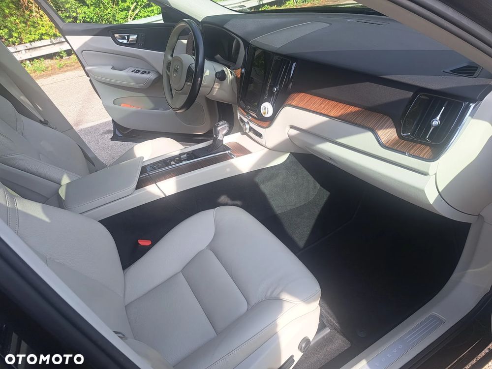 Volvo XC 60 - 8