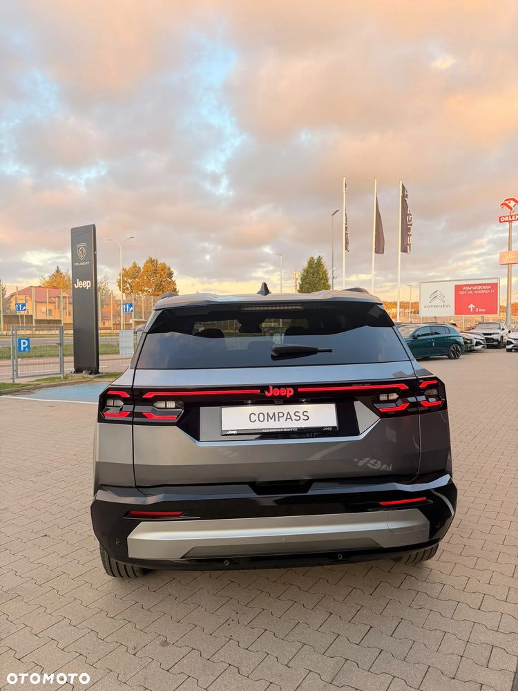 Jeep Compass - 4