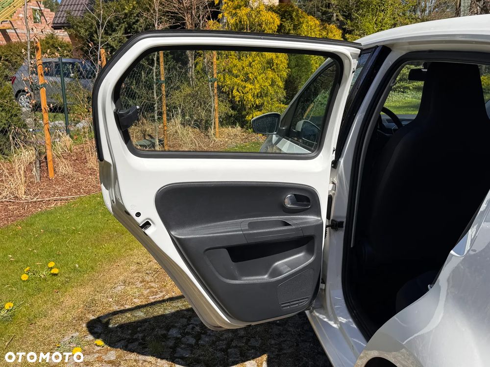 Volkswagen up! - 18