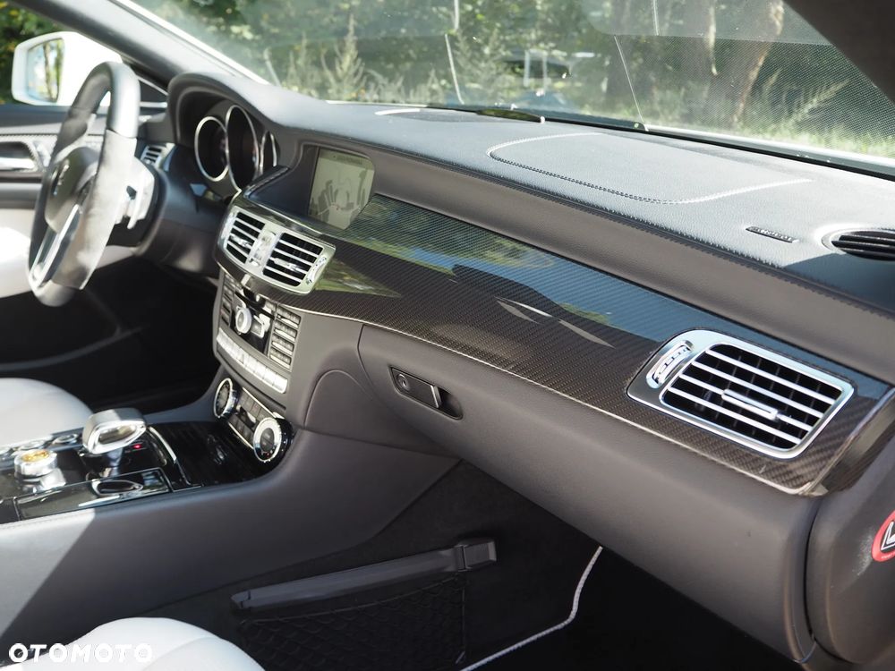 Mercedes-Benz CLS 63 AMG - 15