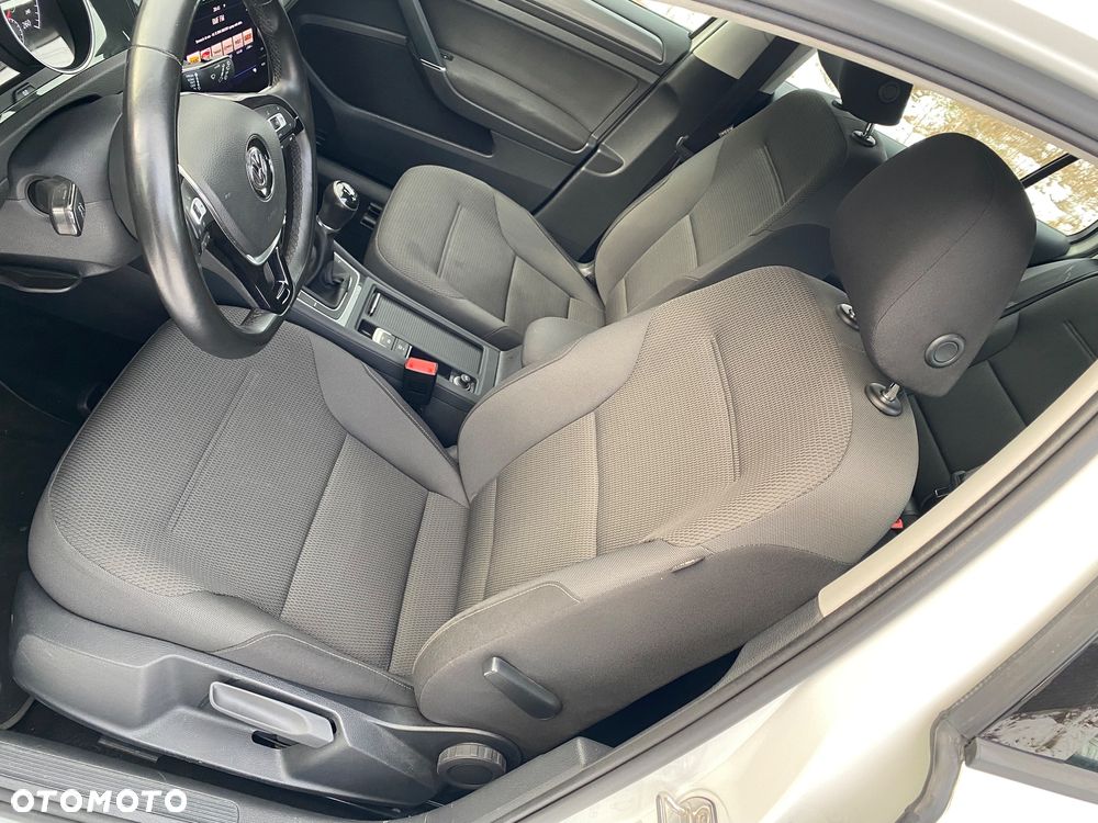 Volkswagen Golf 1.5 TSI BMT Evo Comfortline - 17