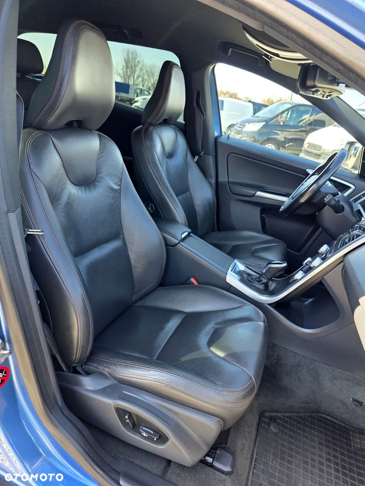 Volvo XC 60 D4 Geartronic Momentum - 28