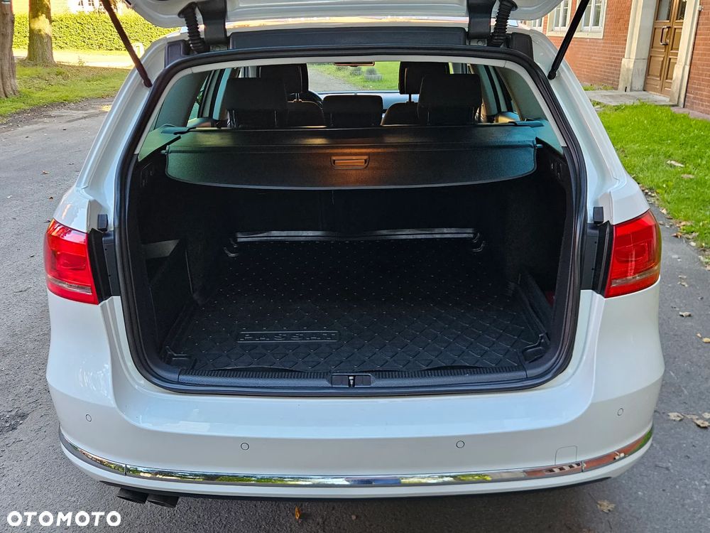 Volkswagen Passat - 16