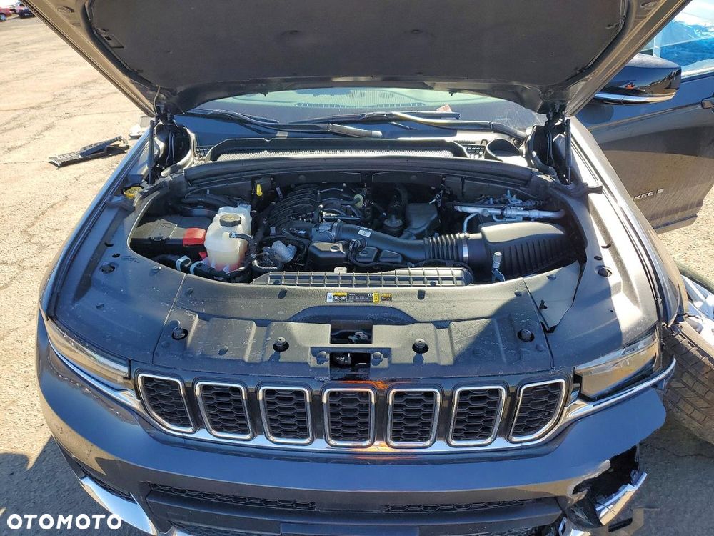 Jeep Grand Cherokee - 12