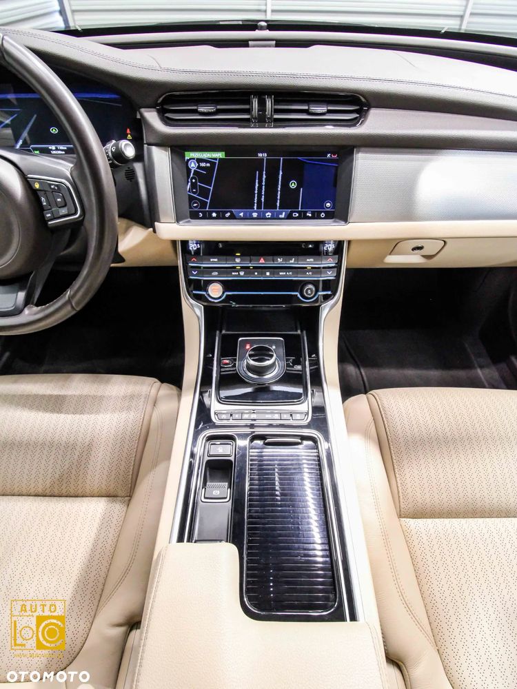 Jaguar XF E-Performance Portfolio - 16