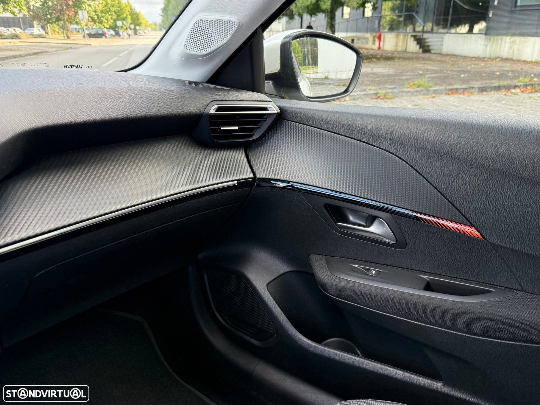 Peugeot 208 1.2 PureTech Active - 17