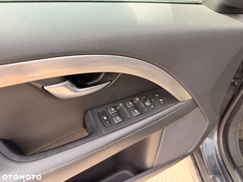 Volvo V70 D3 Geartronic Kinetic - 17