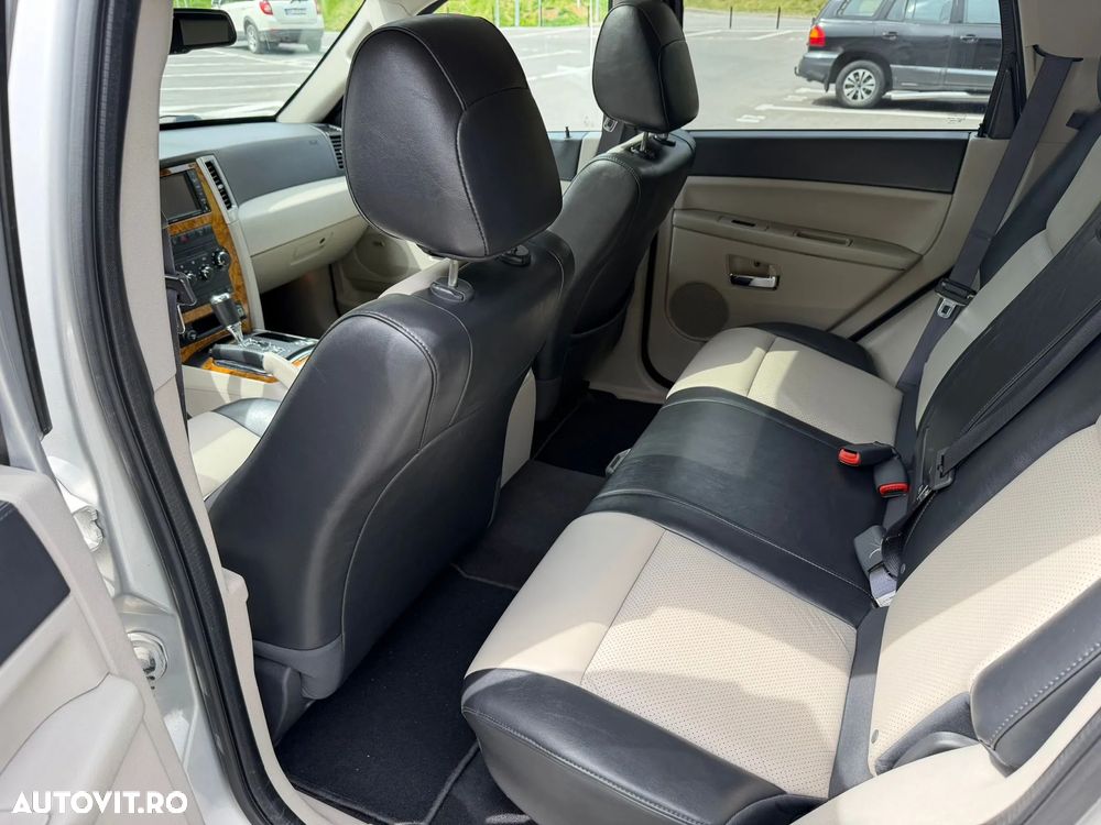 Jeep Grand Cherokee - 17