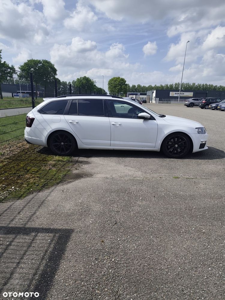 Skoda Octavia 2.0 TDI RS DSG - 4