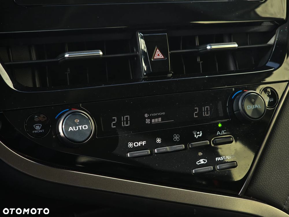Toyota Camry 2.5 Hybrid Comfort CVT - 25