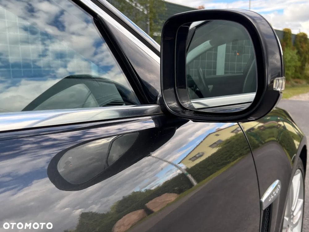 Jaguar XF 2.2 D Premium Luxury - 8