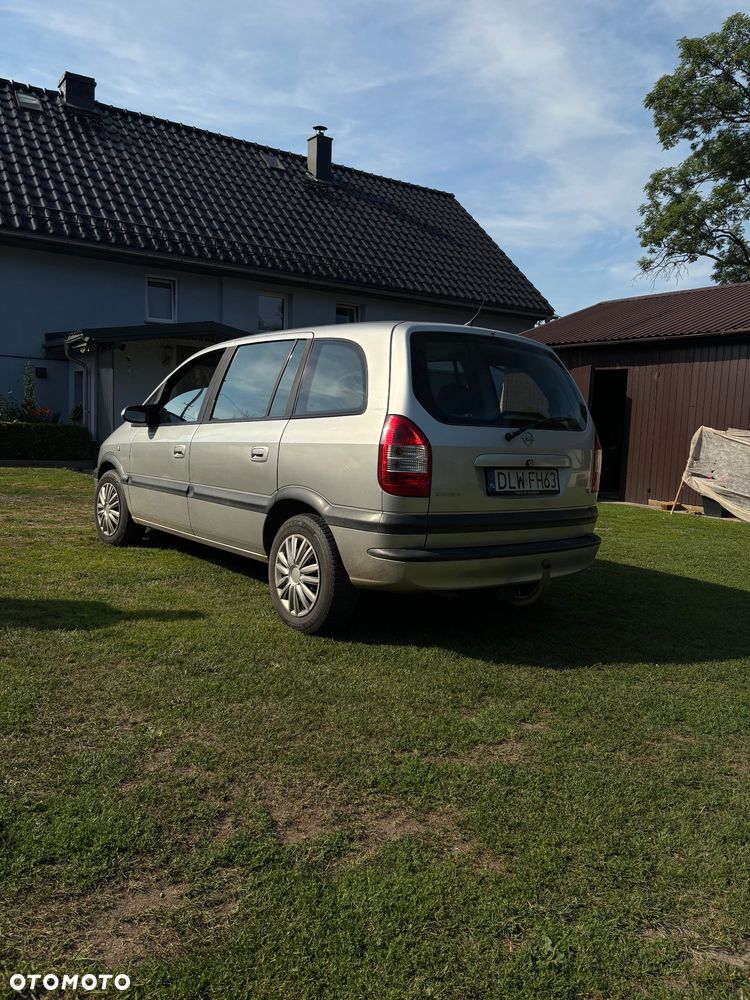 Opel Zafira 1.8 16V Comfort - 4