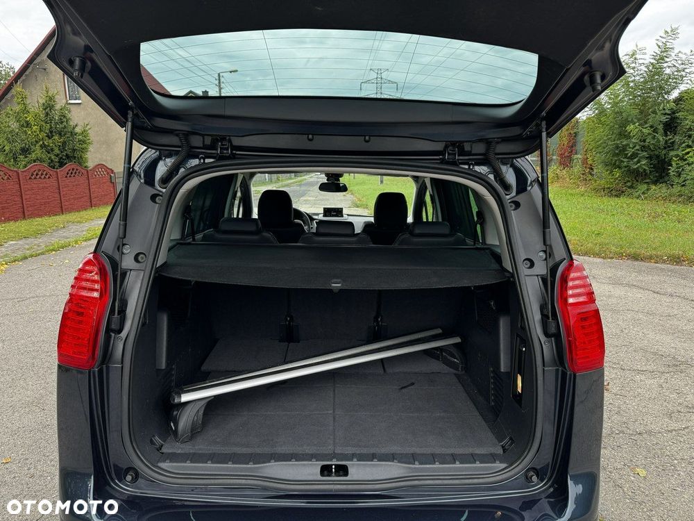 Peugeot 5008 HDI FAP 150 Premium - 24