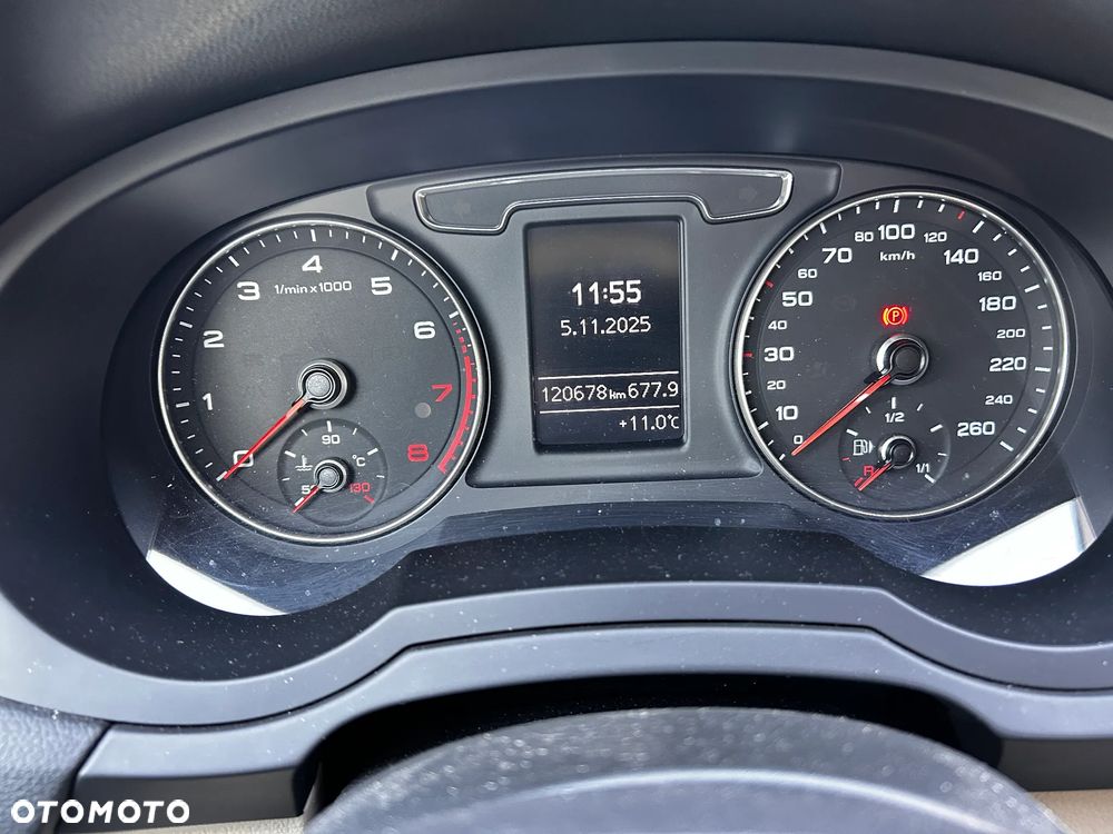 Audi Q3 1.4 TFSI Design S tronic - 8