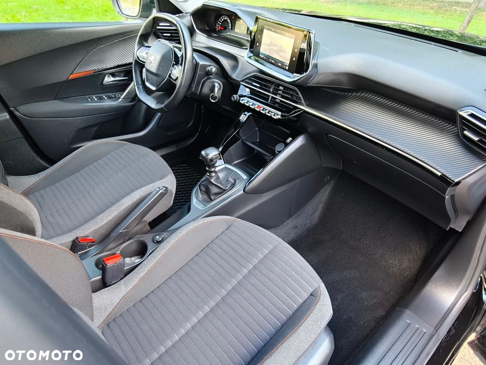 Peugeot 2008 BlueHDi 100 Allure - 25