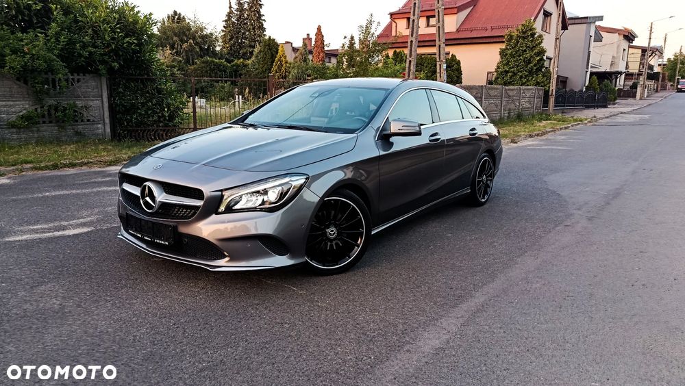 Mercedes-Benz CLA 180 7G-DCT UrbanStyle Edition - 33