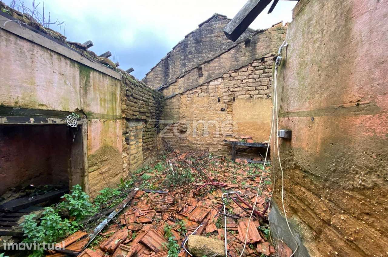 Moradia em ruinas para reconstrução - Grande imagem: 3/22