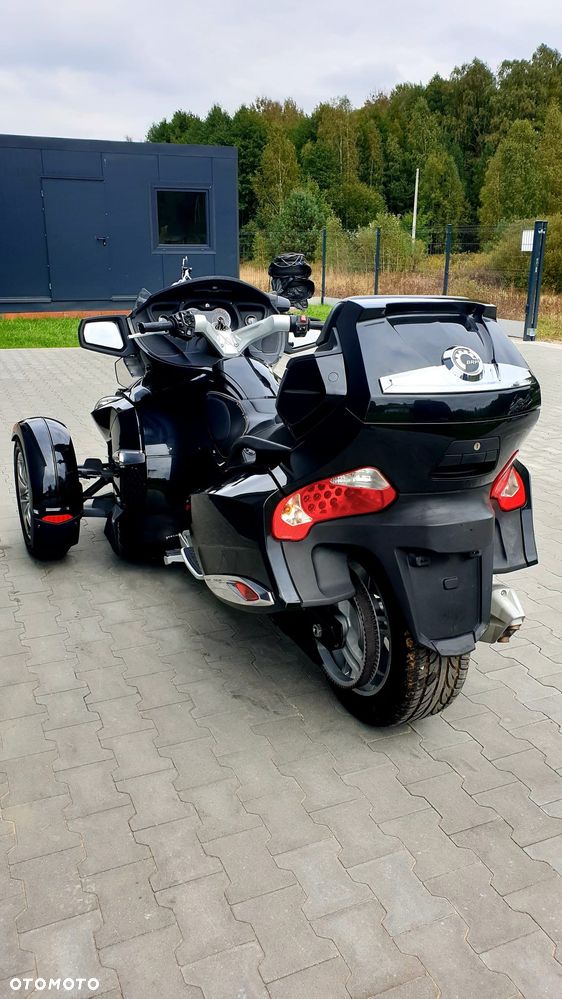Can-Am Spyder - 10