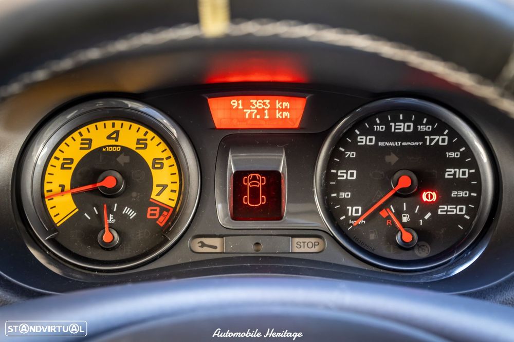 Renault Clio 2.0 16V RS - 19