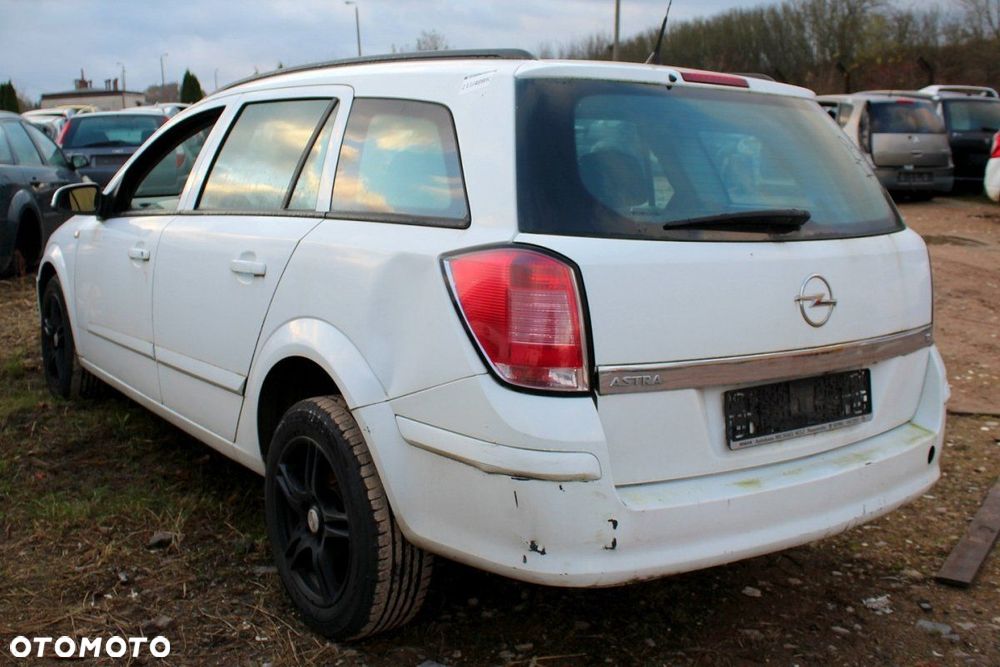 Opel Astra H 2005 1.8i Z18XE Kombi (MASKA, ZDERZAK, LAMPA, BŁOTNIK, DRZWI, SZYBA, FOTEL) - 4