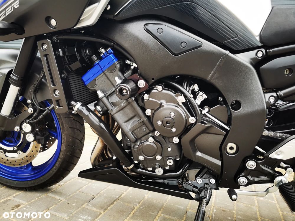 Yamaha FZ8 - 11
