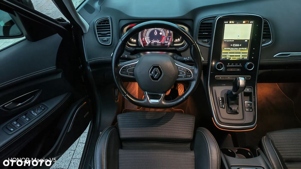 Renault Grand Scenic - 40