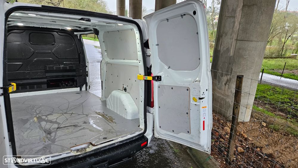 Ford Transit Custom LONGA L2H1 2.0 TDCI 3L - 33