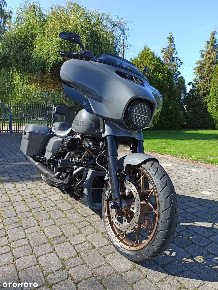 Harley-Davidson Touring Street Glide - 23
