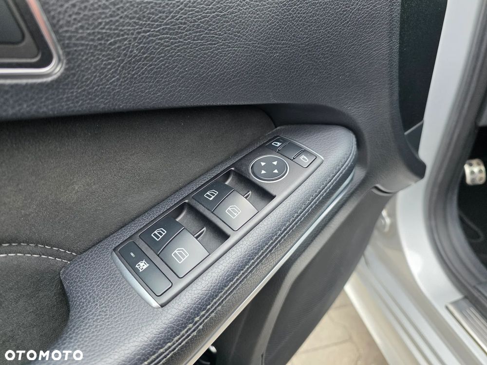 Mercedes-Benz Klasa E 300 BlueTec Hybrid - 18