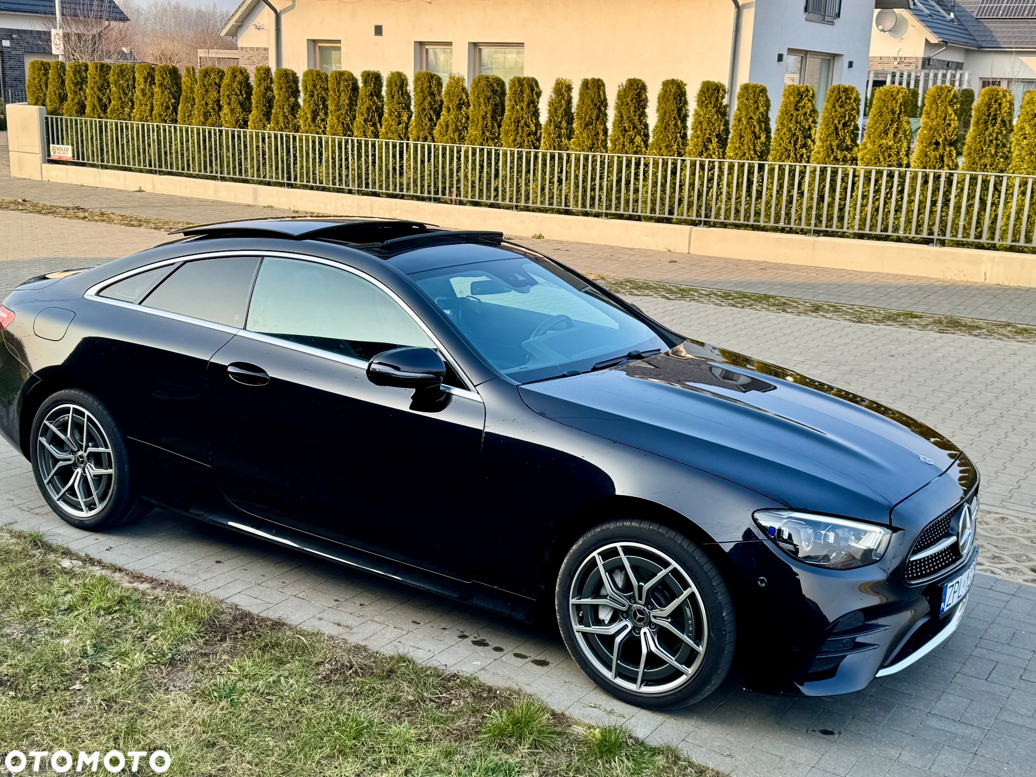 Mercedes-Benz Klasa E 220 d Coupe 4-Matic AMG - 26