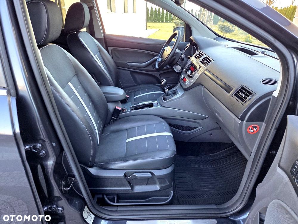 Ford Kuga - 17