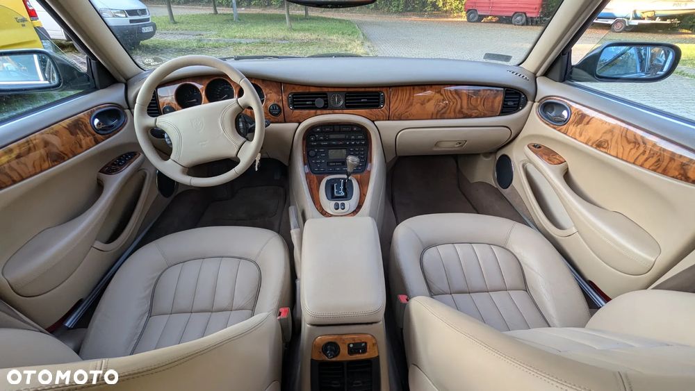 Jaguar XJ 3.2 Executive - 11