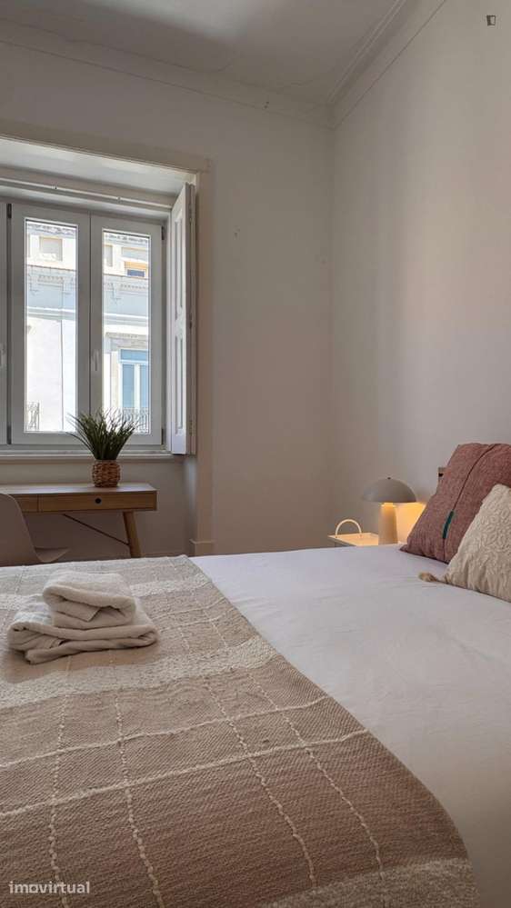Quarto - localizado em Montes Claros Coimbra - Grande imagem: 2/16