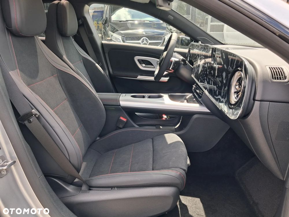 Mercedes-Benz CLA 200 mHEV 8G-DCT - 16