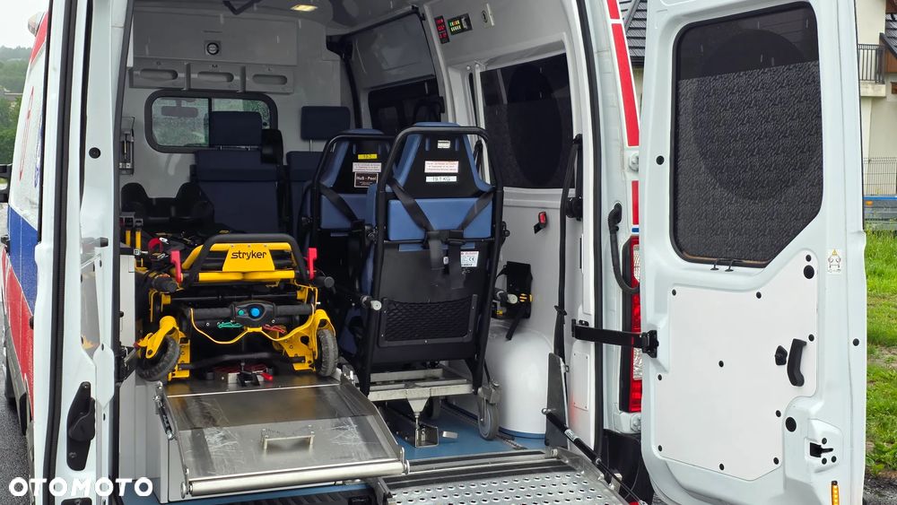 Renault Master Ambulans karetka gwarancja - 5