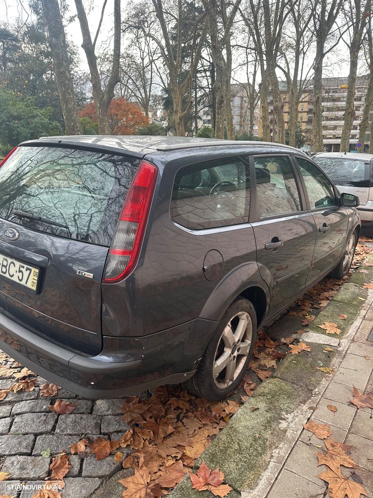 Ford Focus 1.6 TDCi DPF Ghia - 7